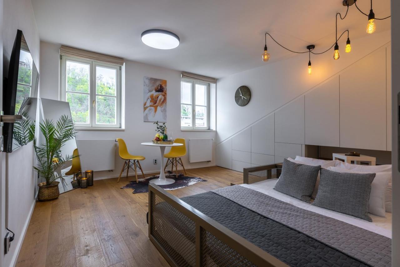Luxurious, Charming Studio Perfect For Couples 프라하 외부 사진