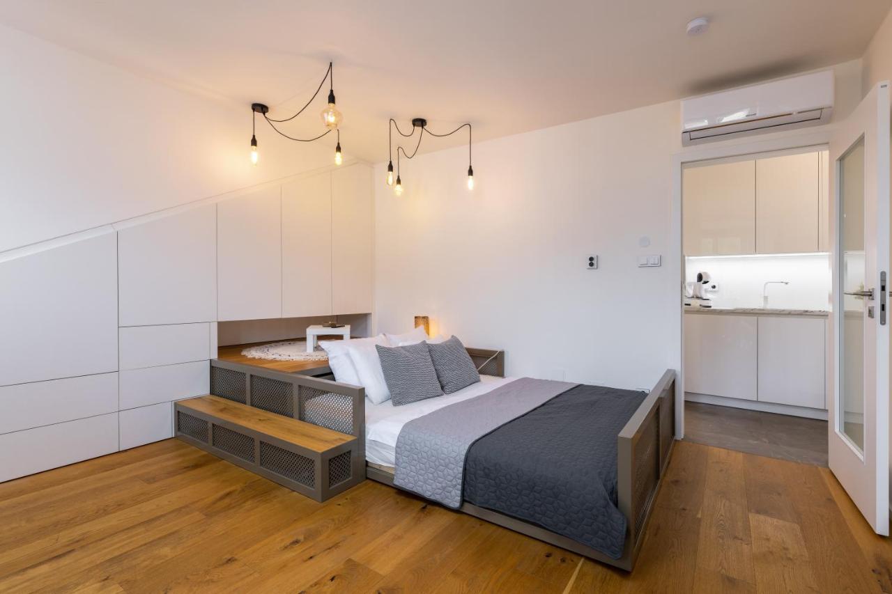 Luxurious, Charming Studio Perfect For Couples 프라하 외부 사진